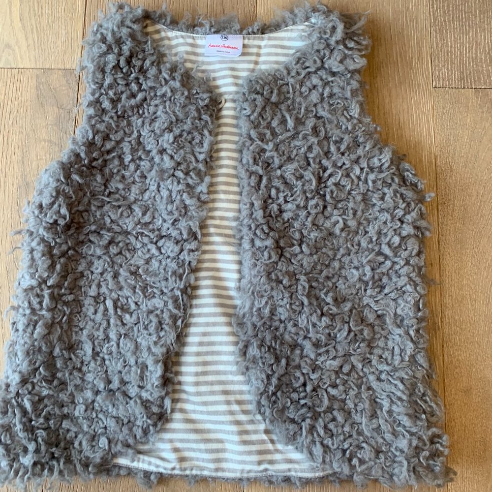 Hanna Andersson, Girls Gray Faux Fur Vest, EUC, Size 130 (size 8)